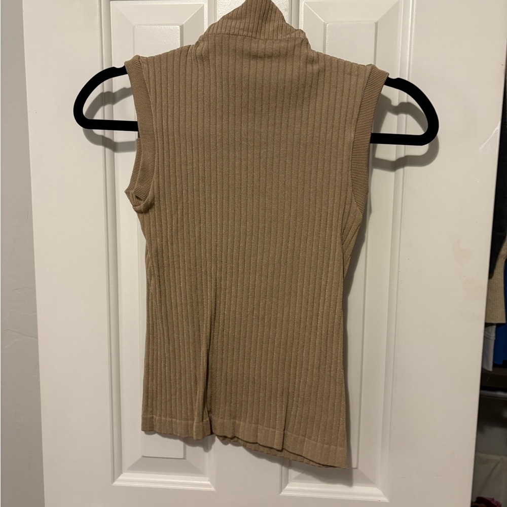 Sleeveless Turtle Ribbed Top(bundle item🩵) - Picture 4 of 4